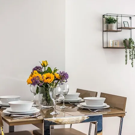 Twelve Popeshead -2 Bed Wparking Apartment *