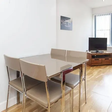 12 Popeshead Court York